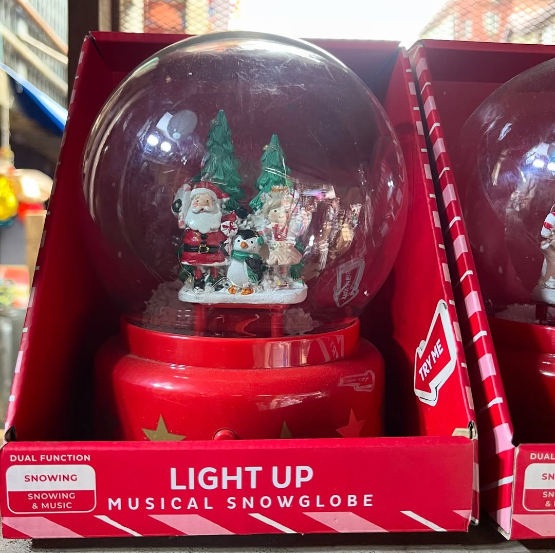 Snow globe Christmas ornaments in Lagos