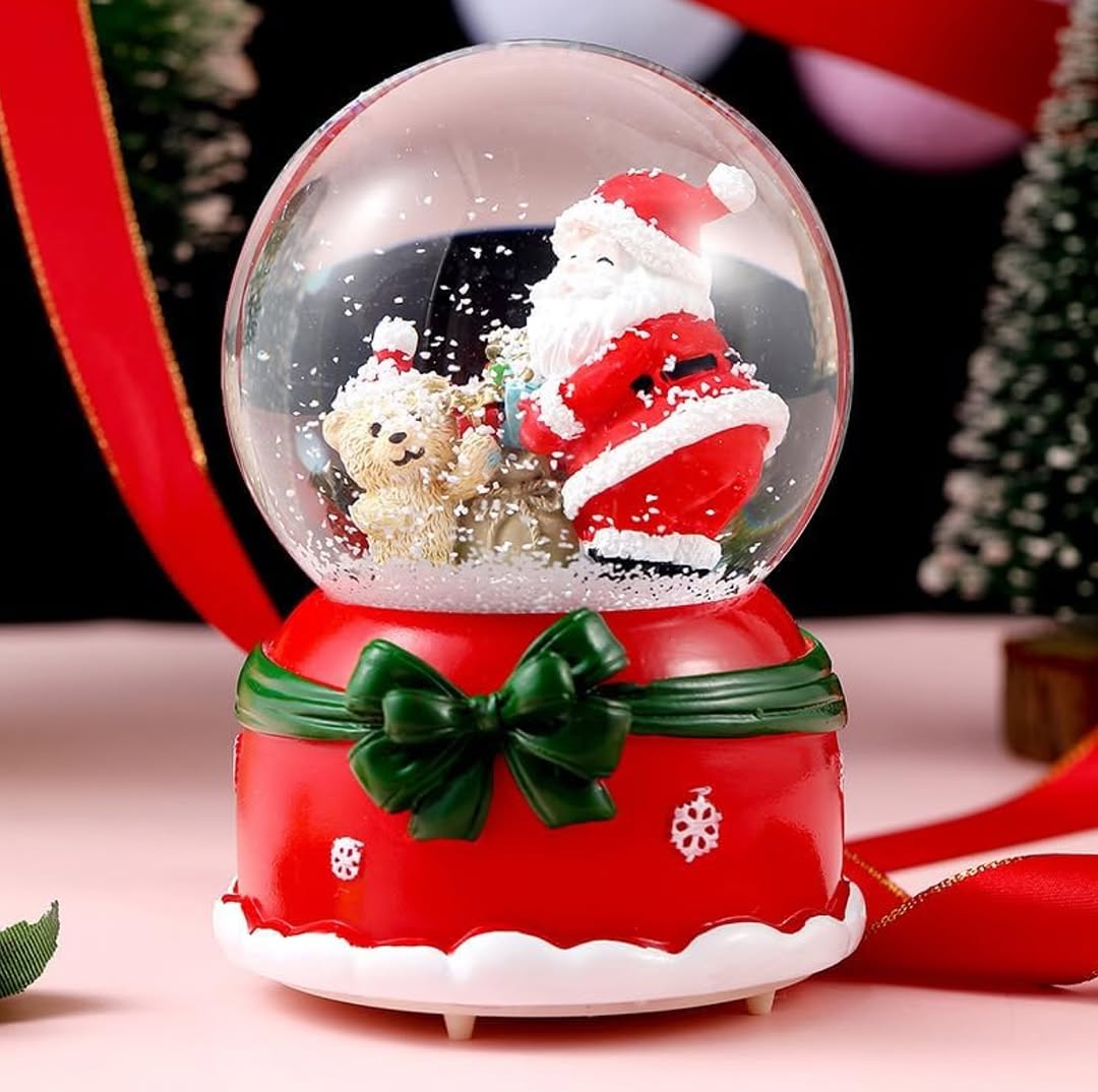 Snow globe Christmas ornaments in Lagos